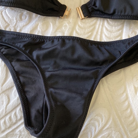 Victoria’s Secret black bikini - Picture 3 of 9